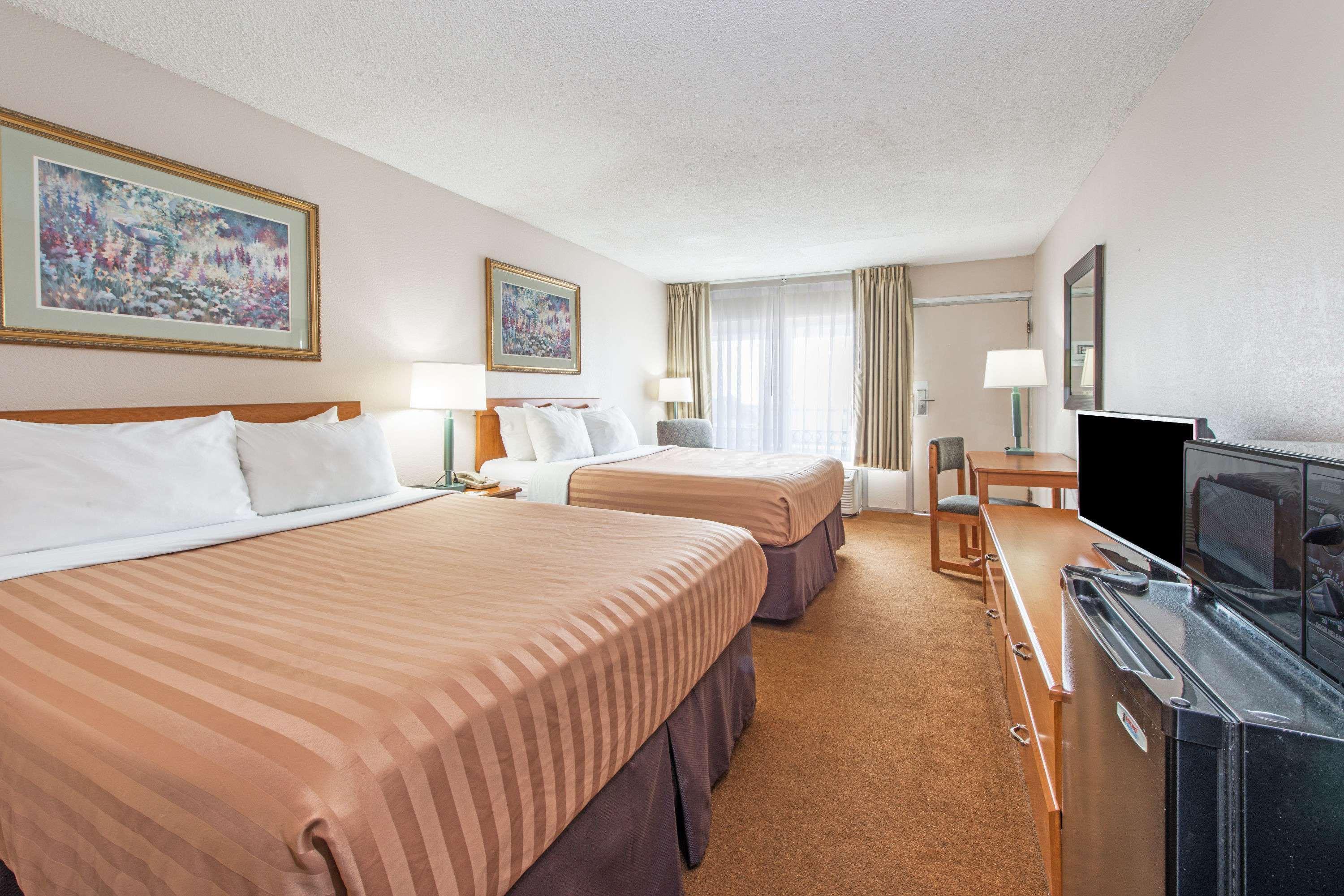 Days Inn By Wyndham אליזבתטאון מראה חיצוני תמונה